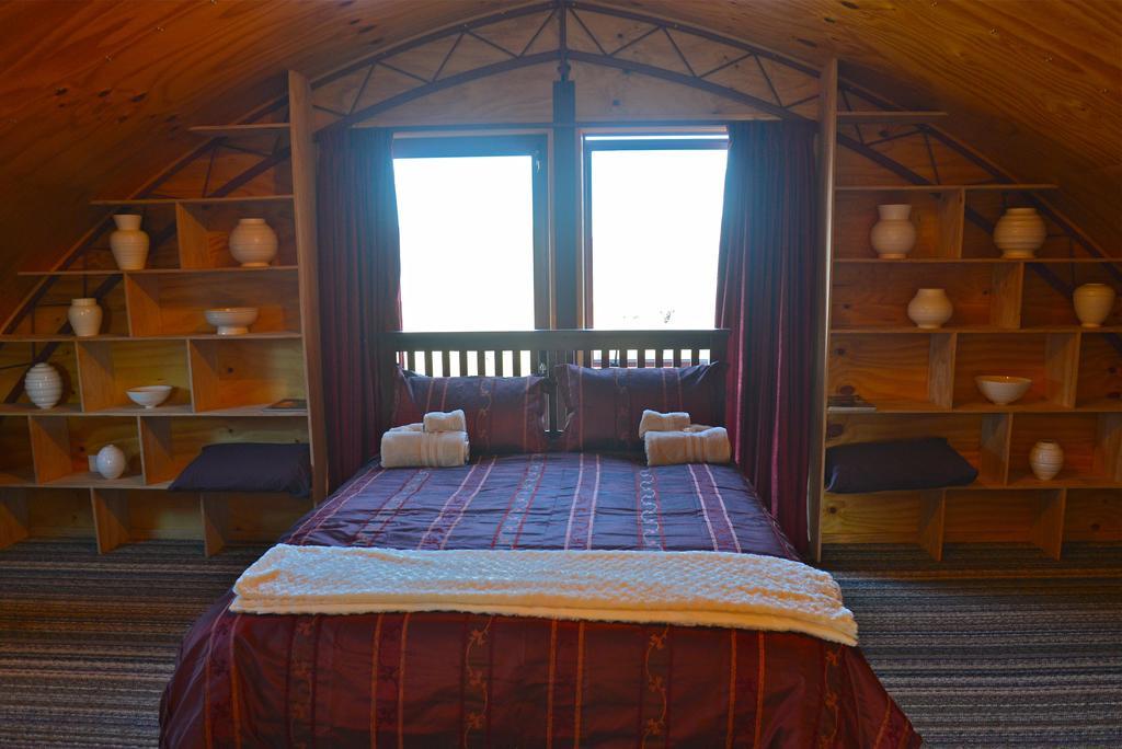 Barn Bed And Breakfast Waitati Room photo